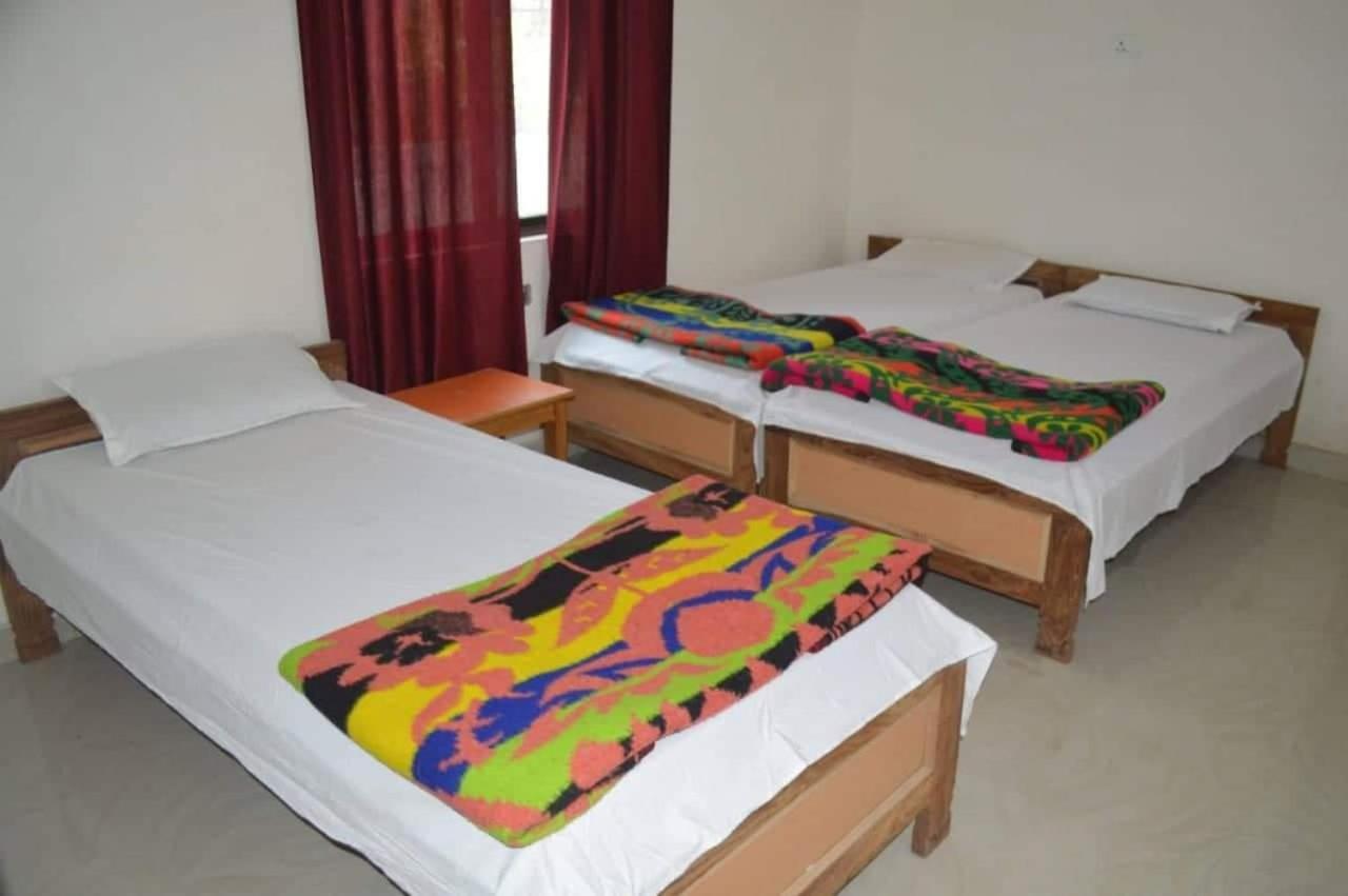 Middle Way Home Stay Bodh Gaya Exteriör bild